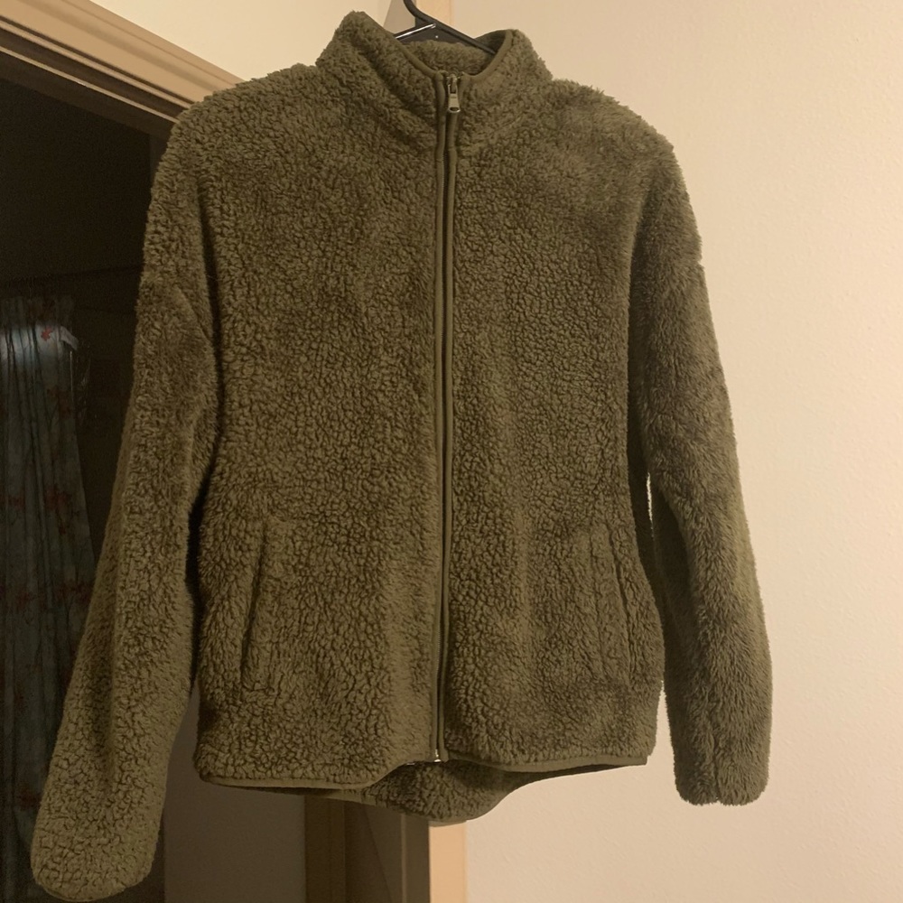‼️SOLD‼️ Forever 21 Faux Fur Plush Olive Green Jacket